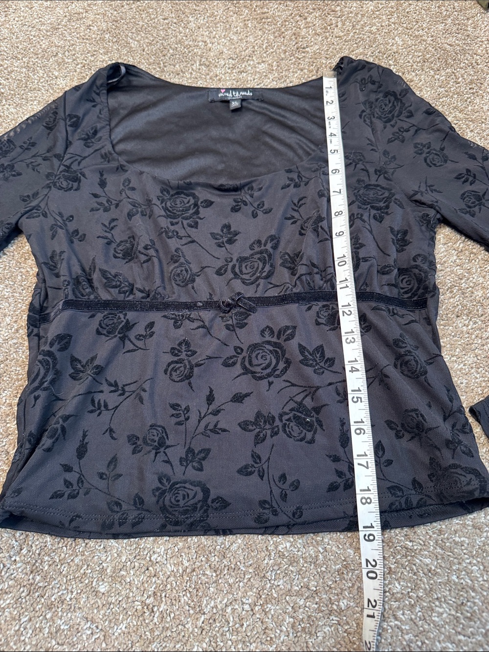Mixed Threads Black Floral Scoop Neck Long-Sleeve Top Y2K style cropped SZ XL - Picture 3 of 8